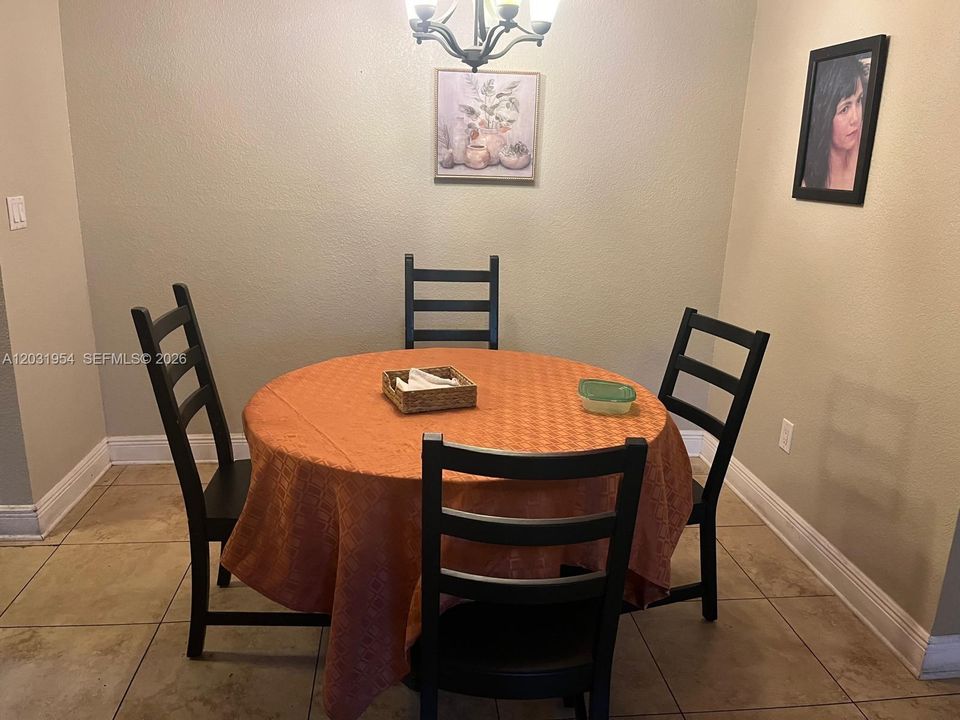 For Rent: $2,300 (2 beds, 2 baths, 947 Square Feet)