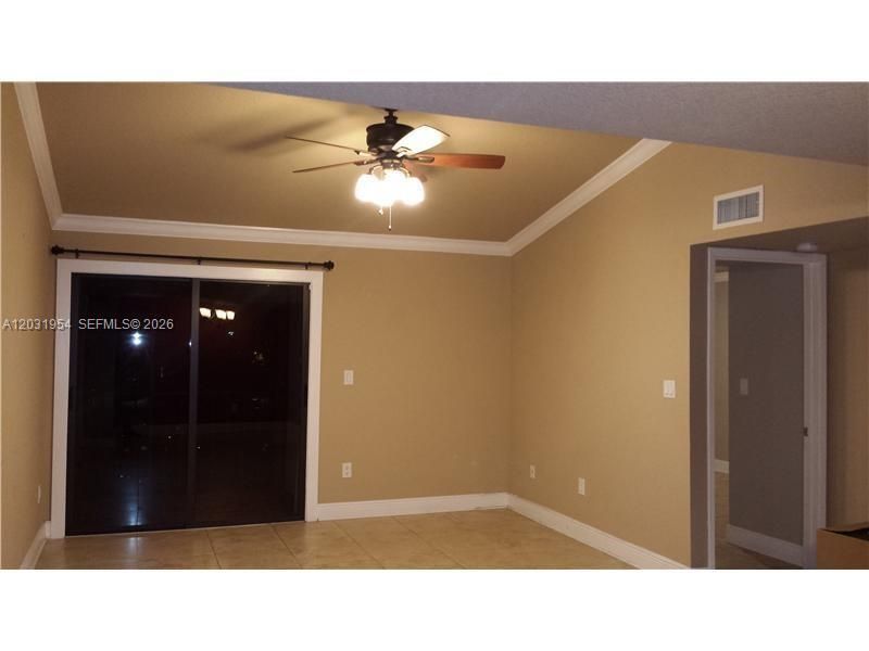 For Rent: $2,300 (2 beds, 2 baths, 947 Square Feet)