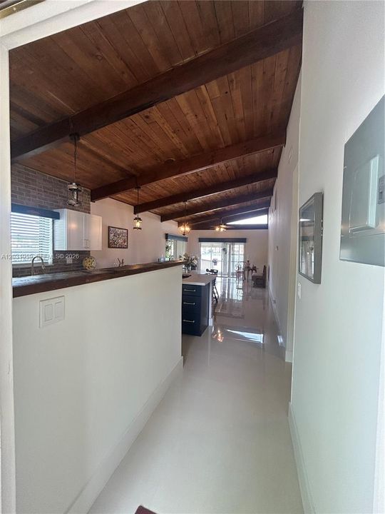 For Rent: $2,500 (2 beds, 2 baths, 1030 Square Feet)