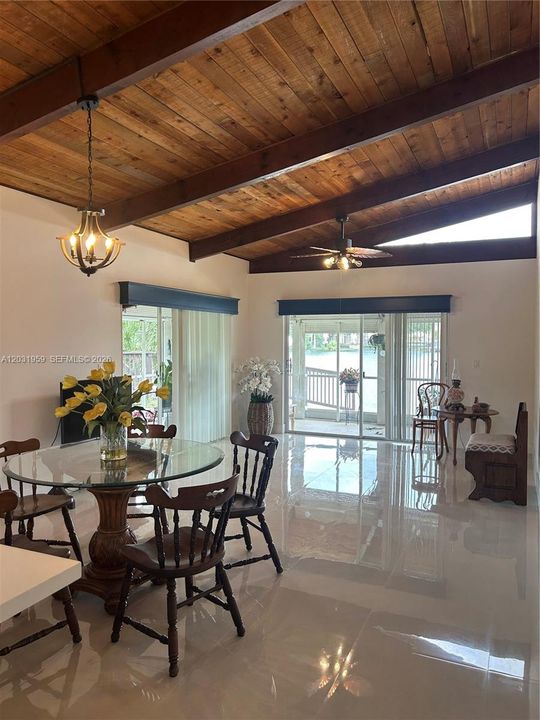 For Rent: $2,500 (2 beds, 2 baths, 1030 Square Feet)