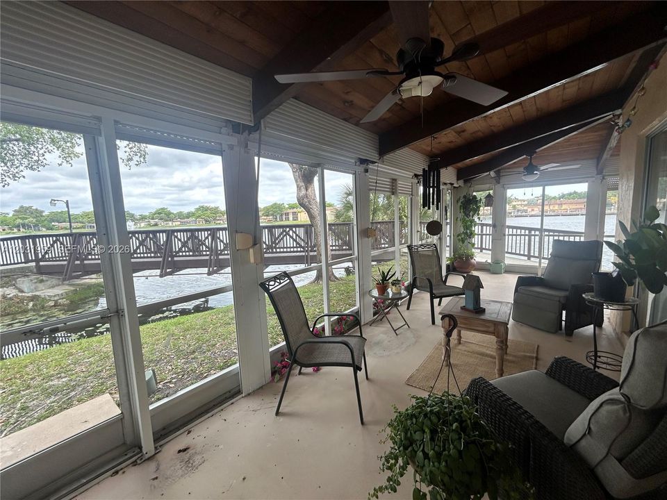 For Rent: $2,500 (2 beds, 2 baths, 1030 Square Feet)