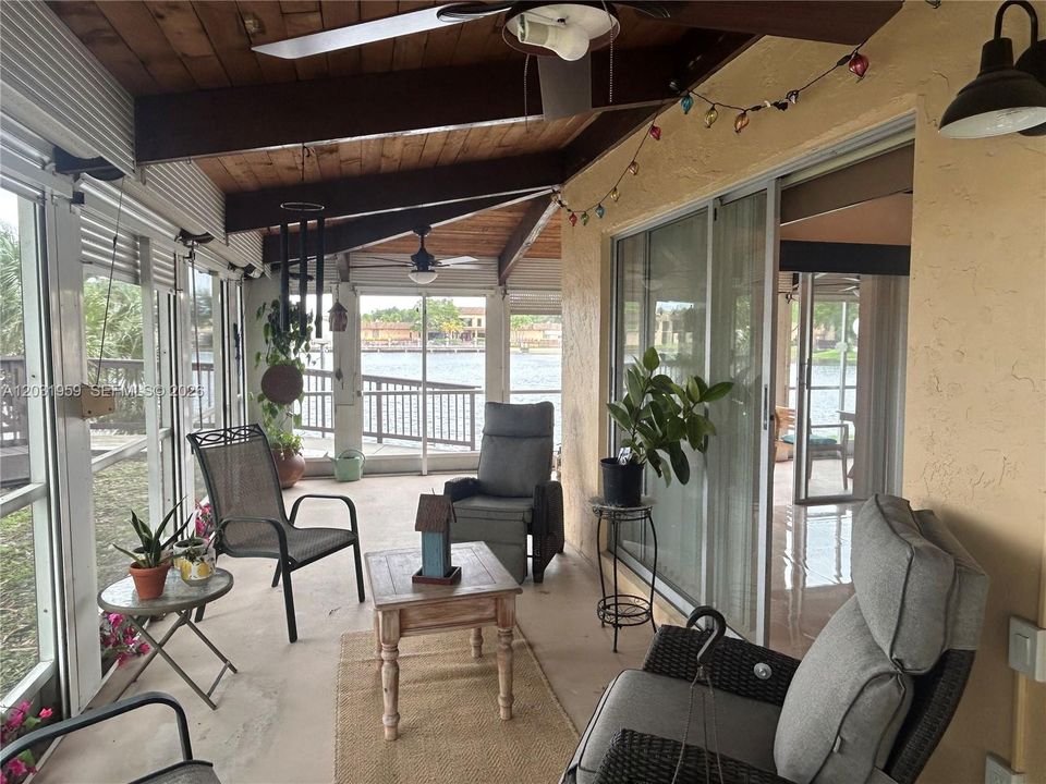For Rent: $2,500 (2 beds, 2 baths, 1030 Square Feet)
