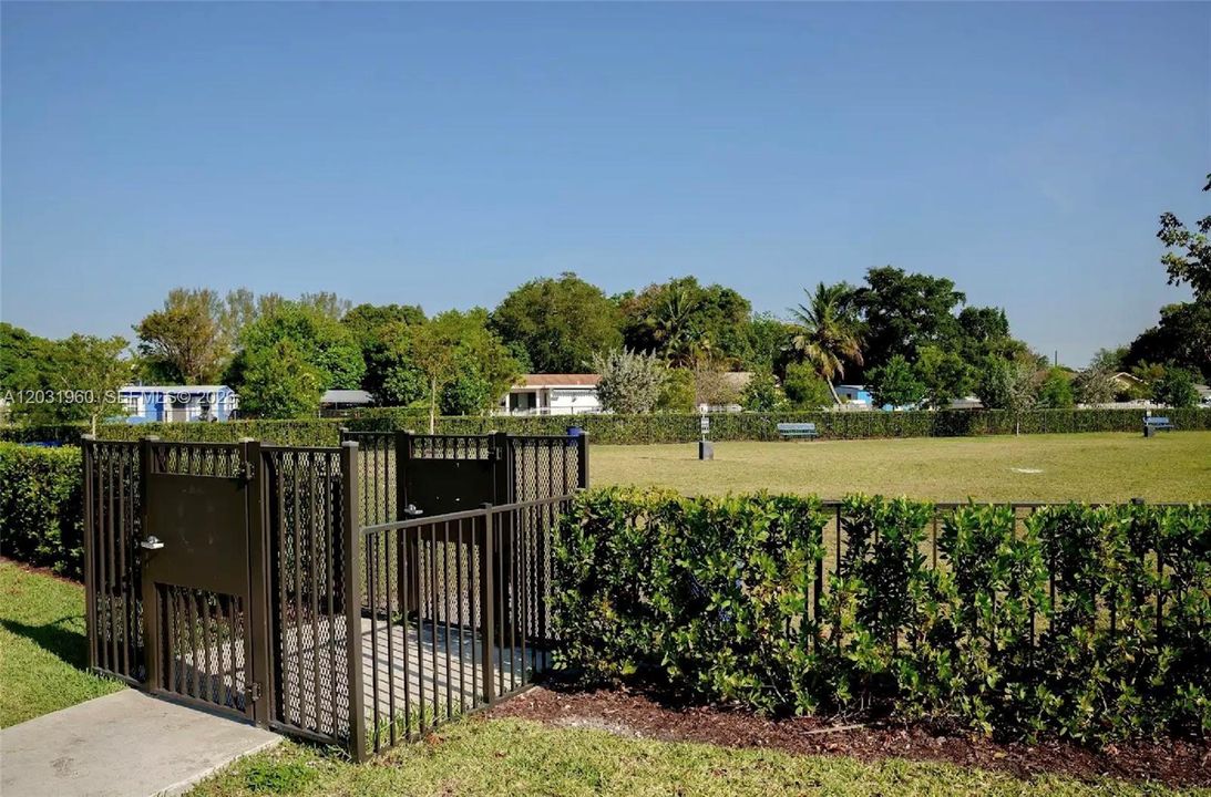 For Rent: $3,900 (3 beds, 2 baths, 1827 Square Feet)
