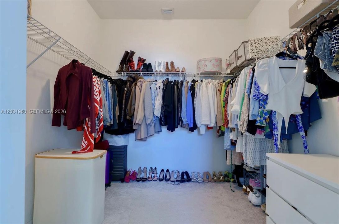 For Rent: $3,900 (3 beds, 2 baths, 1827 Square Feet)