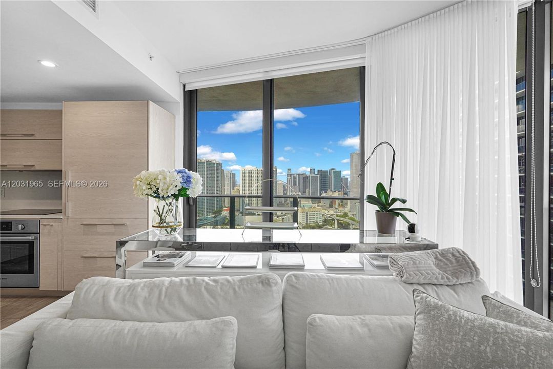 For Rent: $6,150 (2 beds, 2 baths, 1042 Square Feet)