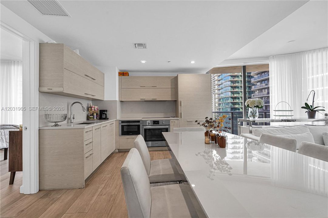 For Rent: $6,150 (2 beds, 2 baths, 1042 Square Feet)