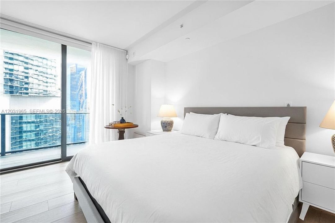 For Rent: $6,150 (2 beds, 2 baths, 1042 Square Feet)