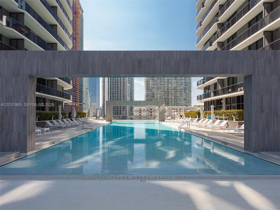For Rent: $6,150 (2 beds, 2 baths, 1042 Square Feet)
