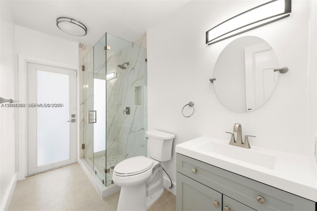 For Sale: $2,500,000 (6 beds, 4 baths, 3772 Square Feet)