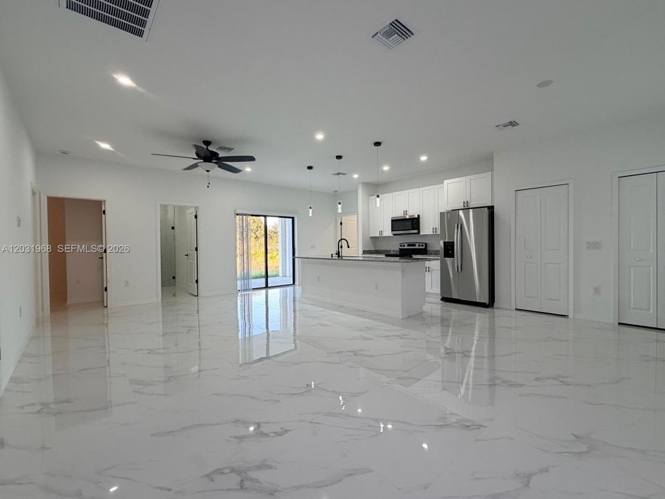 For Rent: $2,250 (3 beds, 2 baths, 0 Square Feet)