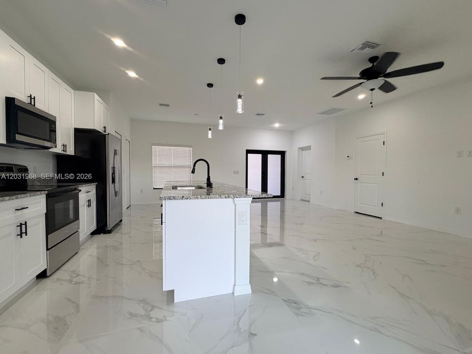 For Rent: $2,250 (3 beds, 2 baths, 0 Square Feet)