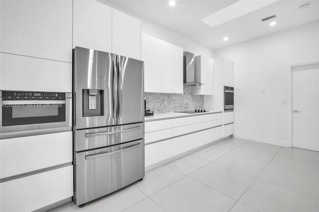 For Rent: $5,500 (3 beds, 2 baths, 2328 Square Feet)