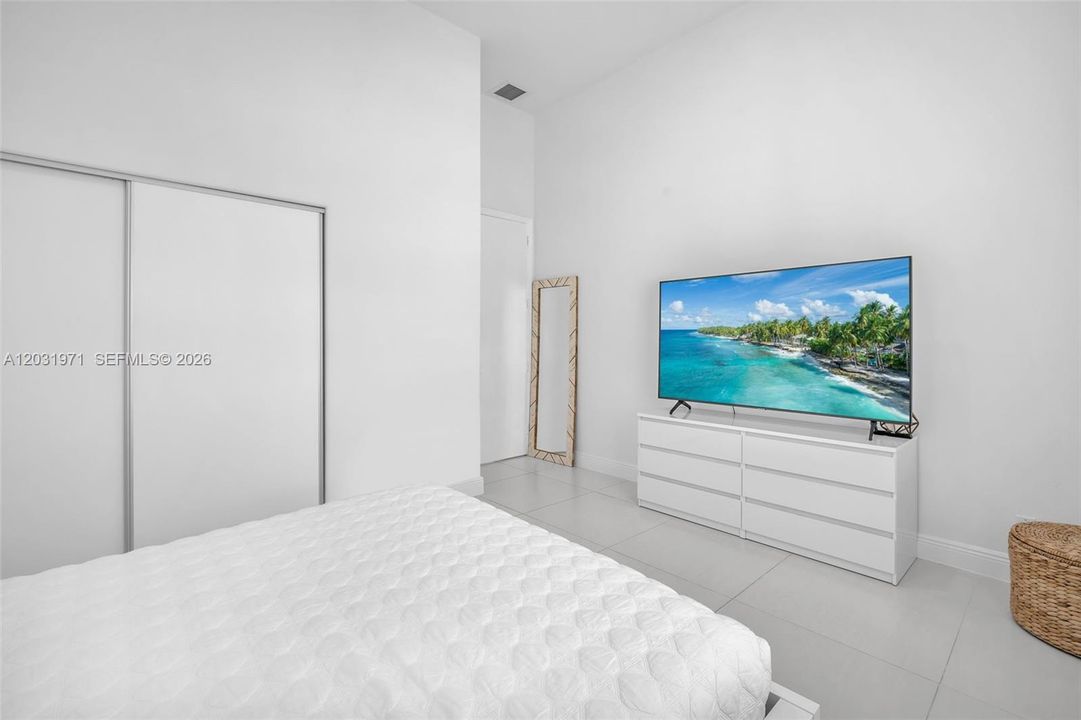For Rent: $5,500 (3 beds, 2 baths, 2328 Square Feet)