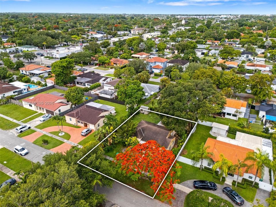 For Sale: $900,000 (0.19 acres)