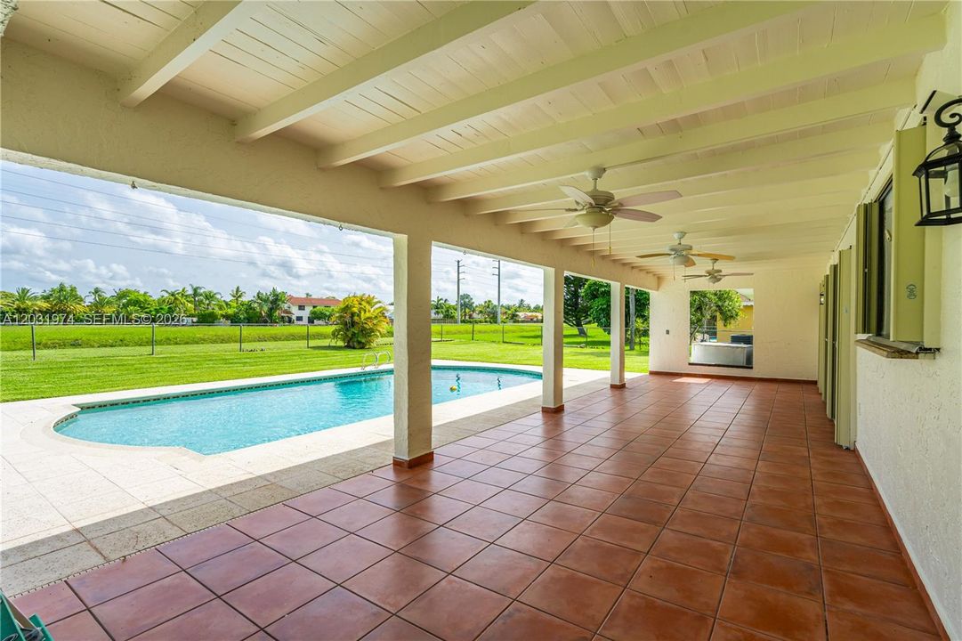 covered patio w access to cabana bath