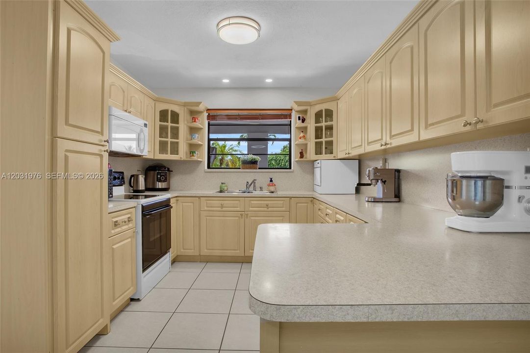 For Sale: $849,000 (3 beds, 2 baths, 2238 Square Feet)