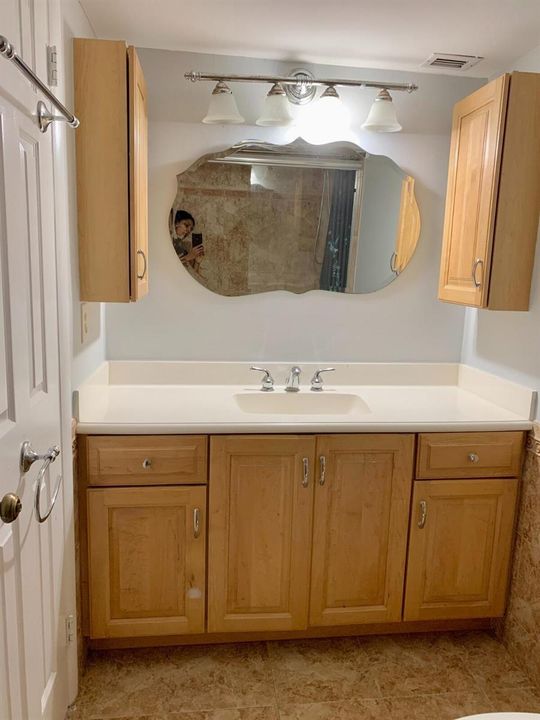 5700 311 master bath