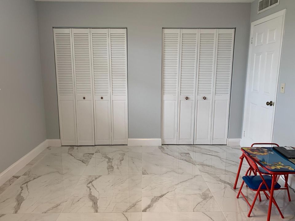 5700 311 bedroom