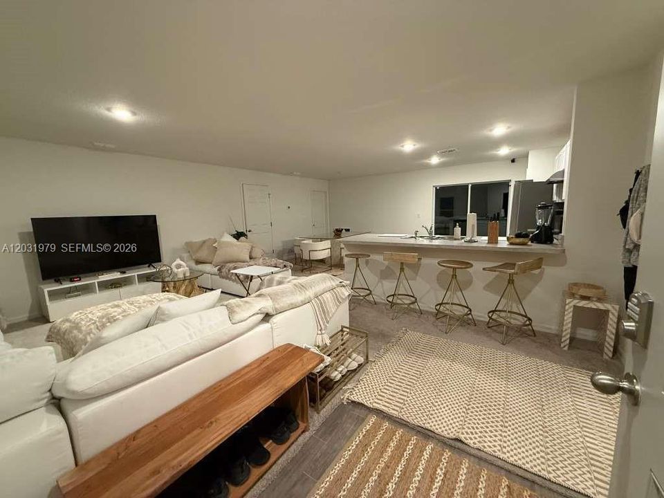 En Renta: $3,090 (3 camas, 2 baños, 1230 Pies cuadrados)