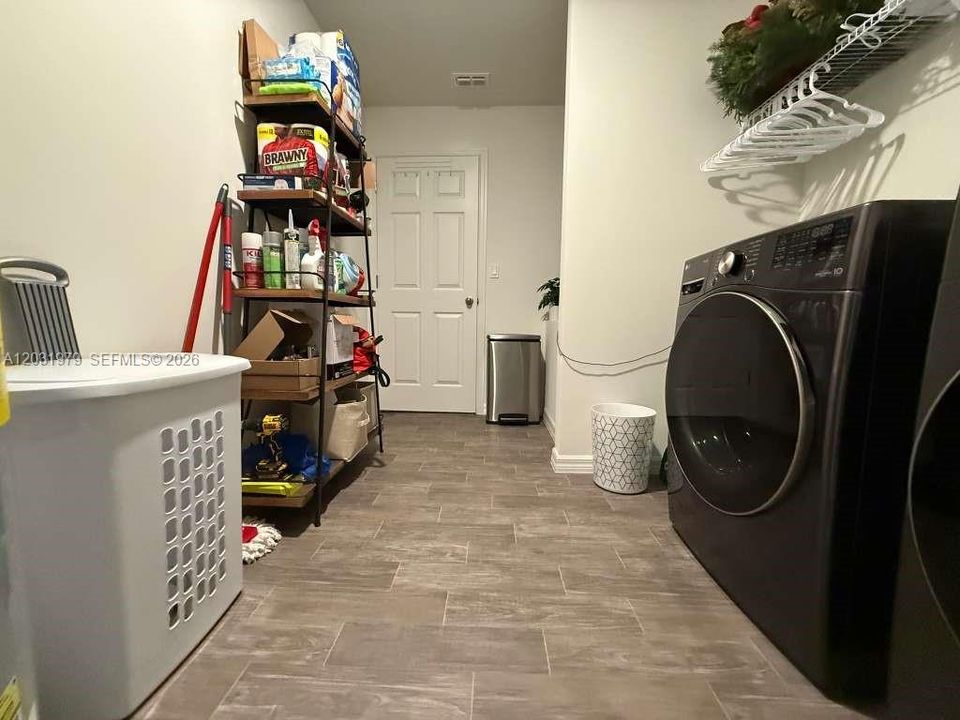 En Renta: $3,090 (3 camas, 2 baños, 1230 Pies cuadrados)