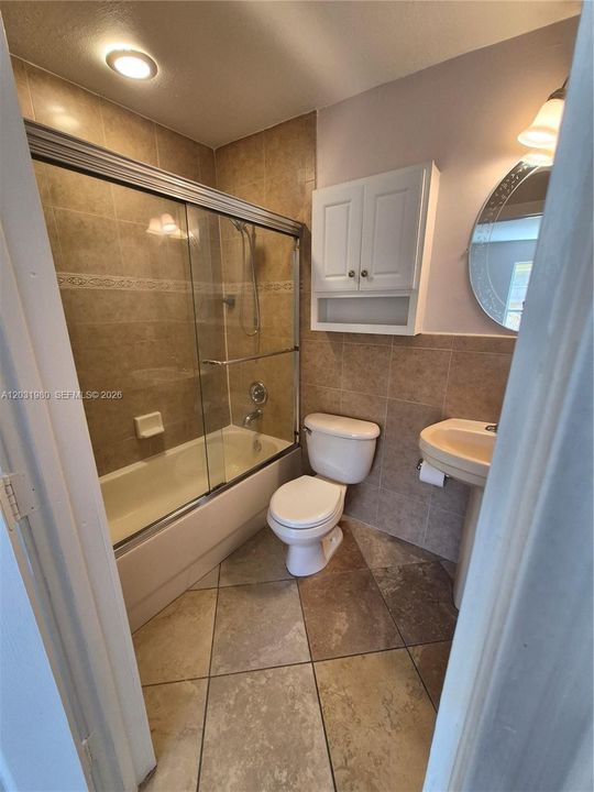 For Sale: $419,900 (3 beds, 3 baths, 1638 Square Feet)
