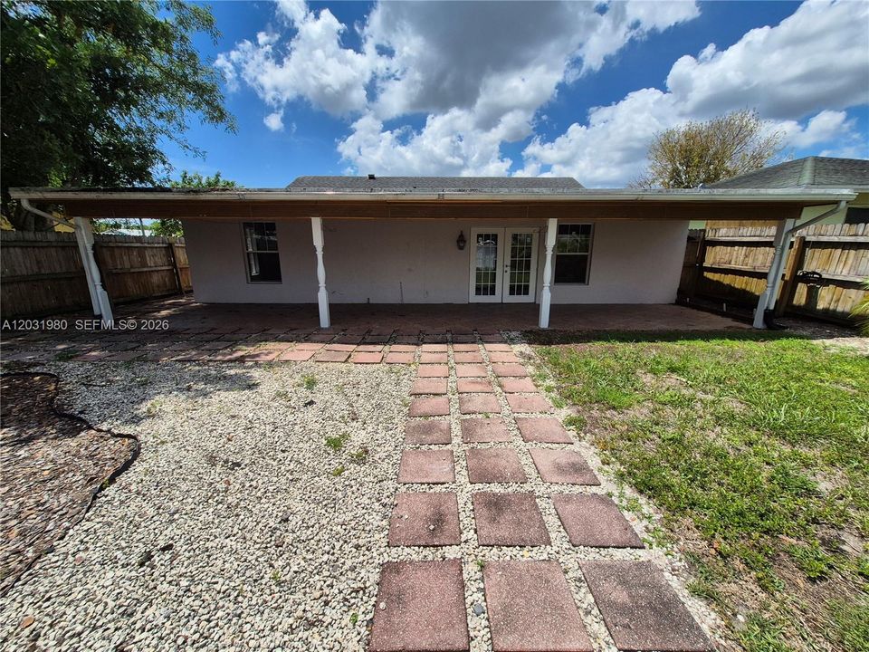 For Sale: $419,900 (3 beds, 3 baths, 1638 Square Feet)
