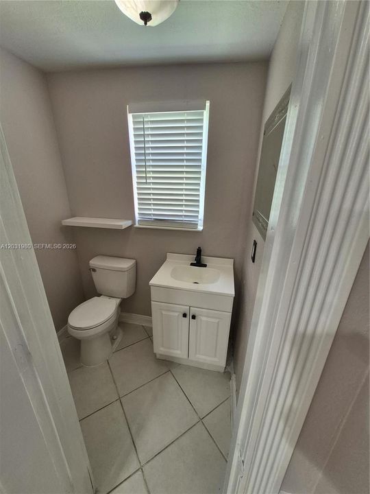 For Sale: $419,900 (3 beds, 3 baths, 1638 Square Feet)
