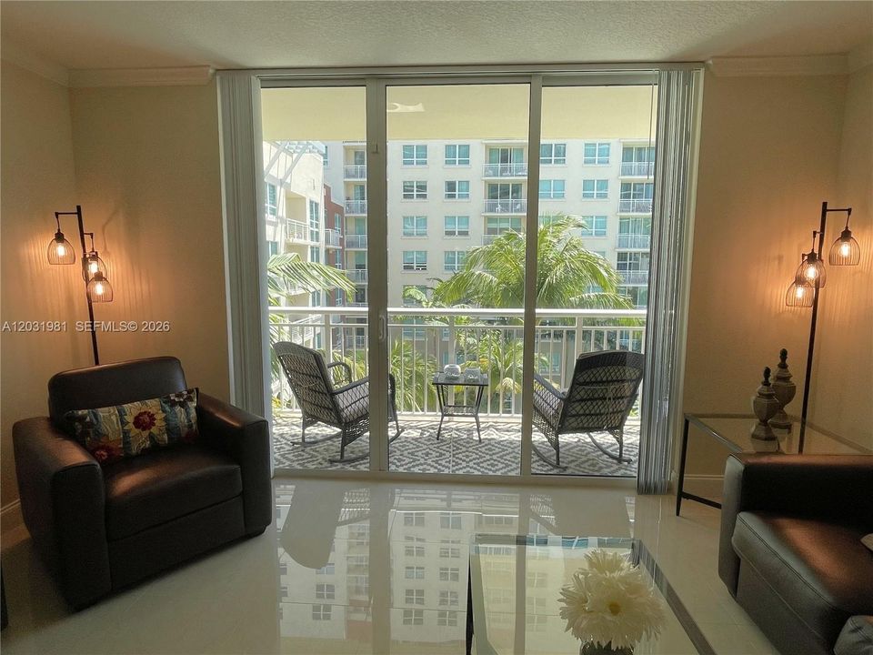 For Rent: $2,800 (1 beds, 1 baths, 792 Square Feet)