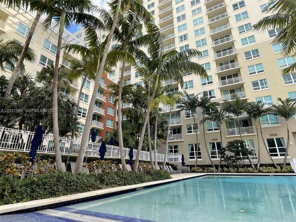 For Rent: $2,800 (1 beds, 1 baths, 792 Square Feet)