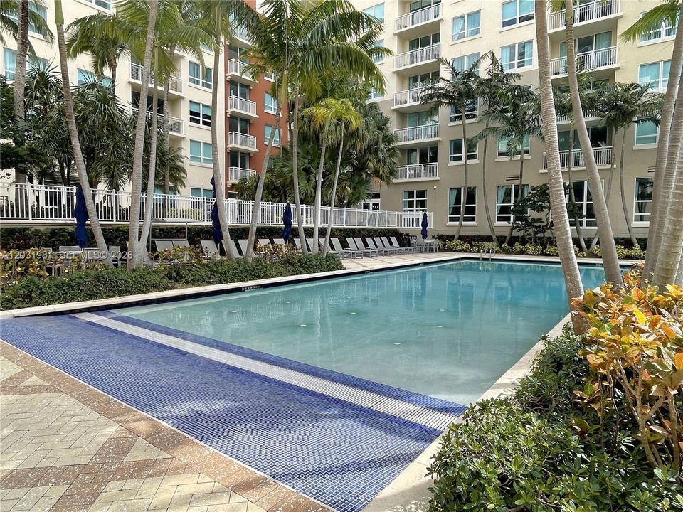 For Rent: $2,800 (1 beds, 1 baths, 792 Square Feet)