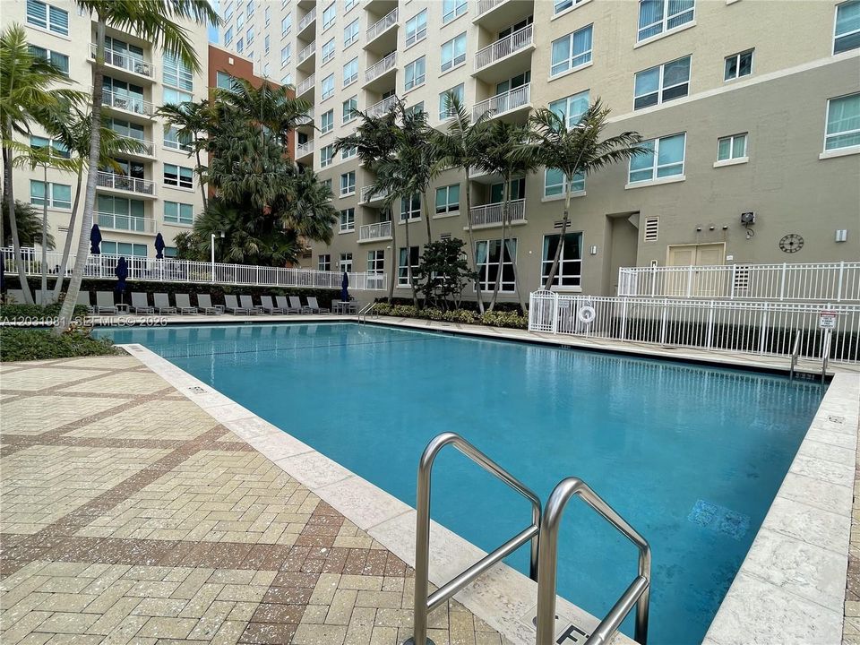 For Rent: $2,800 (1 beds, 1 baths, 792 Square Feet)