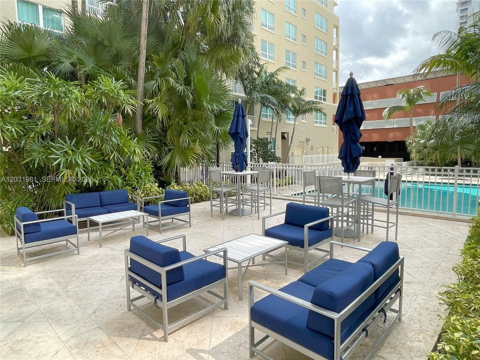 For Rent: $2,800 (1 beds, 1 baths, 792 Square Feet)