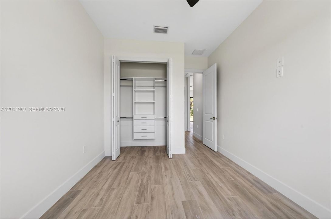 For Sale: $749,000 (3 beds, 3 baths, 2301 Square Feet)