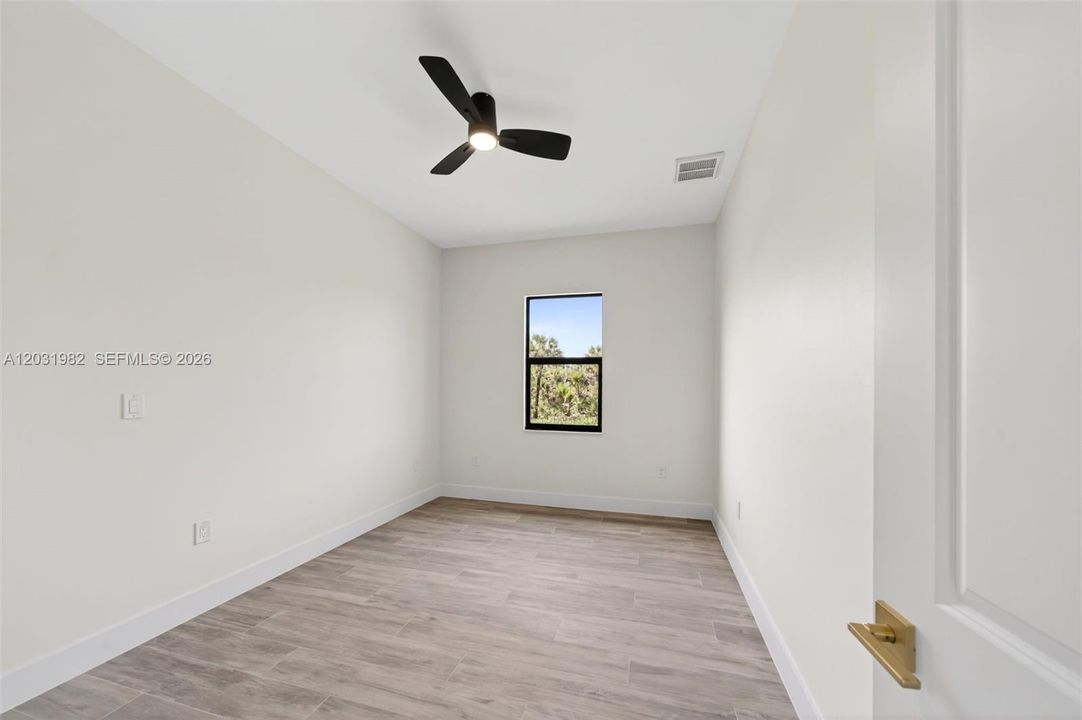 For Sale: $749,000 (3 beds, 3 baths, 2301 Square Feet)