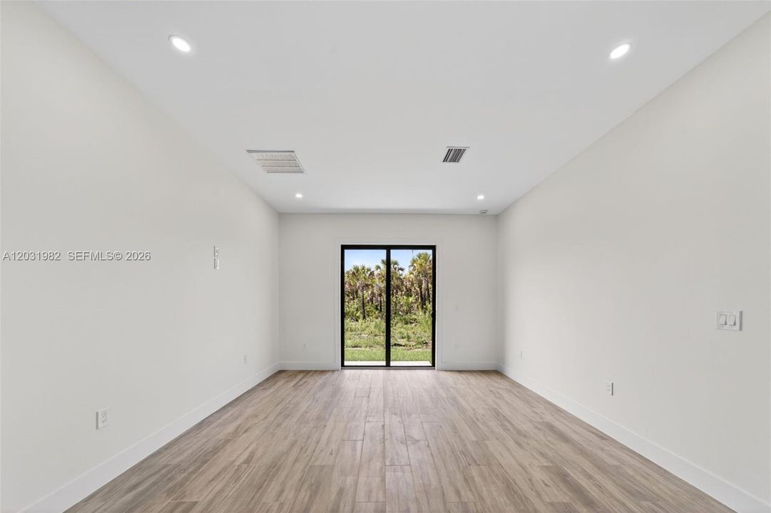 For Sale: $749,000 (3 beds, 3 baths, 2301 Square Feet)
