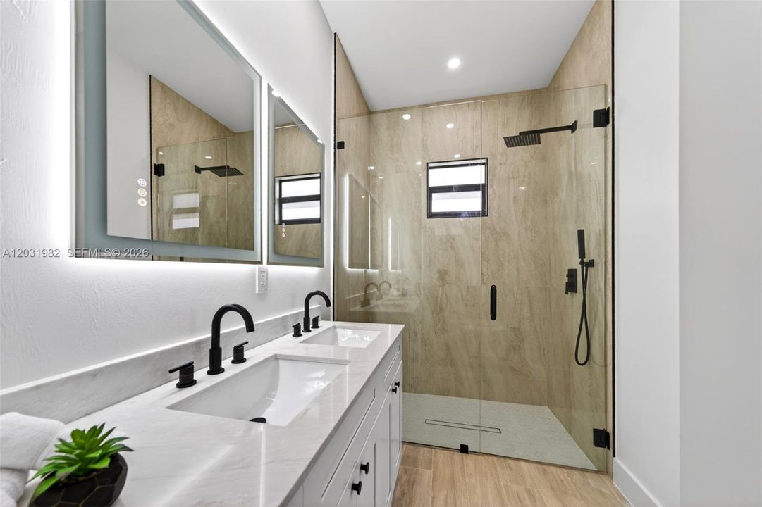 For Sale: $749,000 (3 beds, 3 baths, 2301 Square Feet)