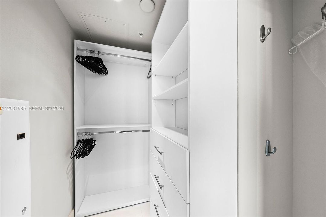 For Rent: $11,500 (2 beds, 2 baths, 1280 Square Feet)