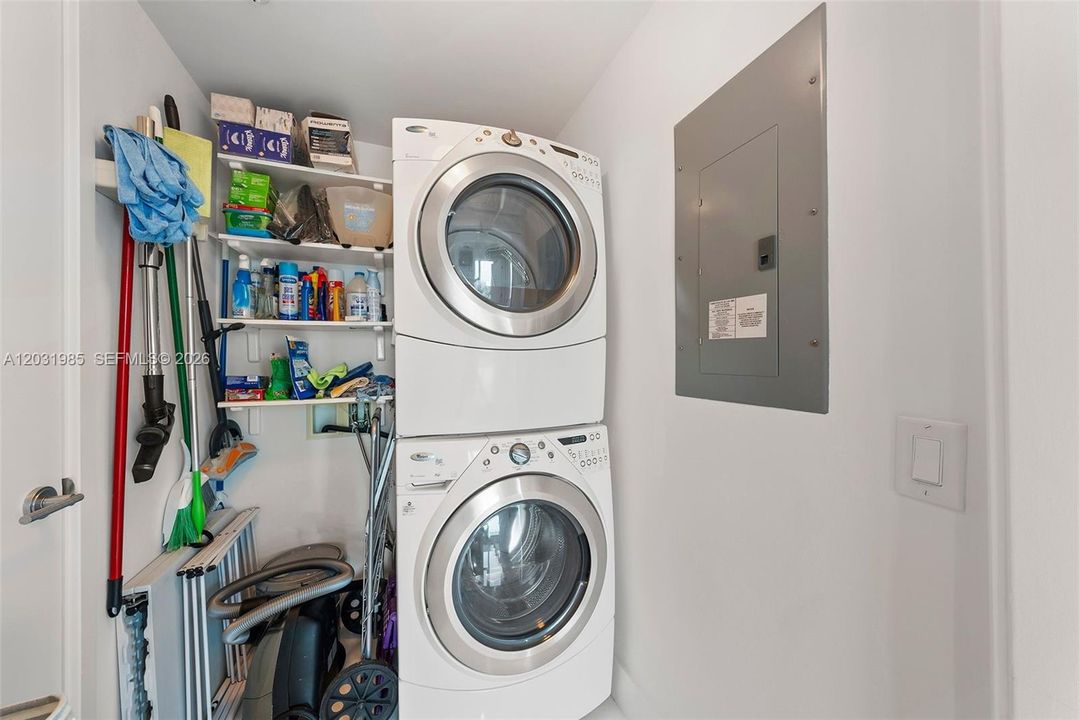 For Rent: $11,500 (2 beds, 2 baths, 1280 Square Feet)