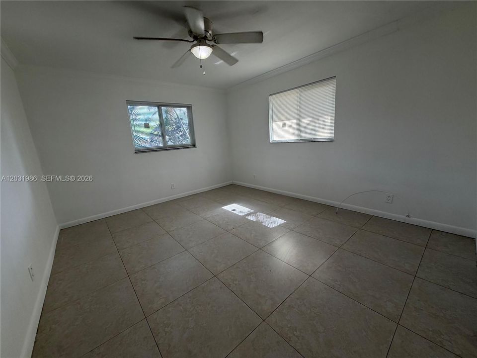 For Rent: $2,200 (2 beds, 1 baths, 2315 Square Feet)