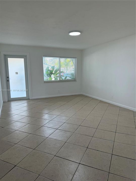 For Rent: $2,200 (2 beds, 1 baths, 2315 Square Feet)