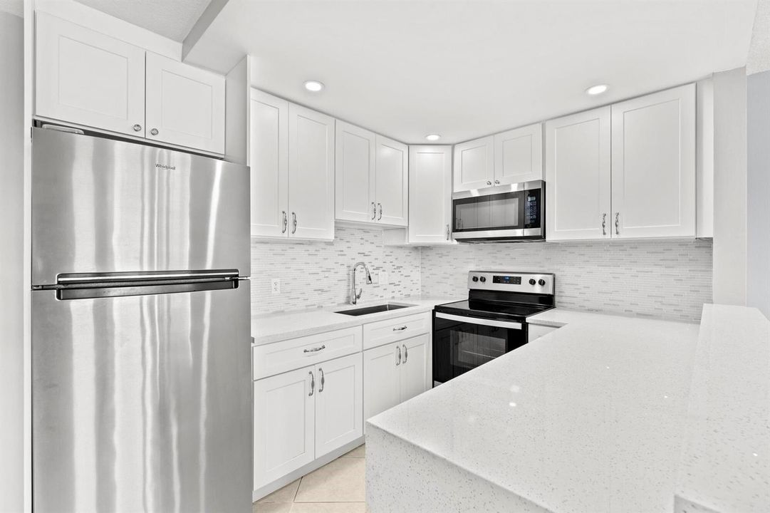 273 Prescott N - Kitchen