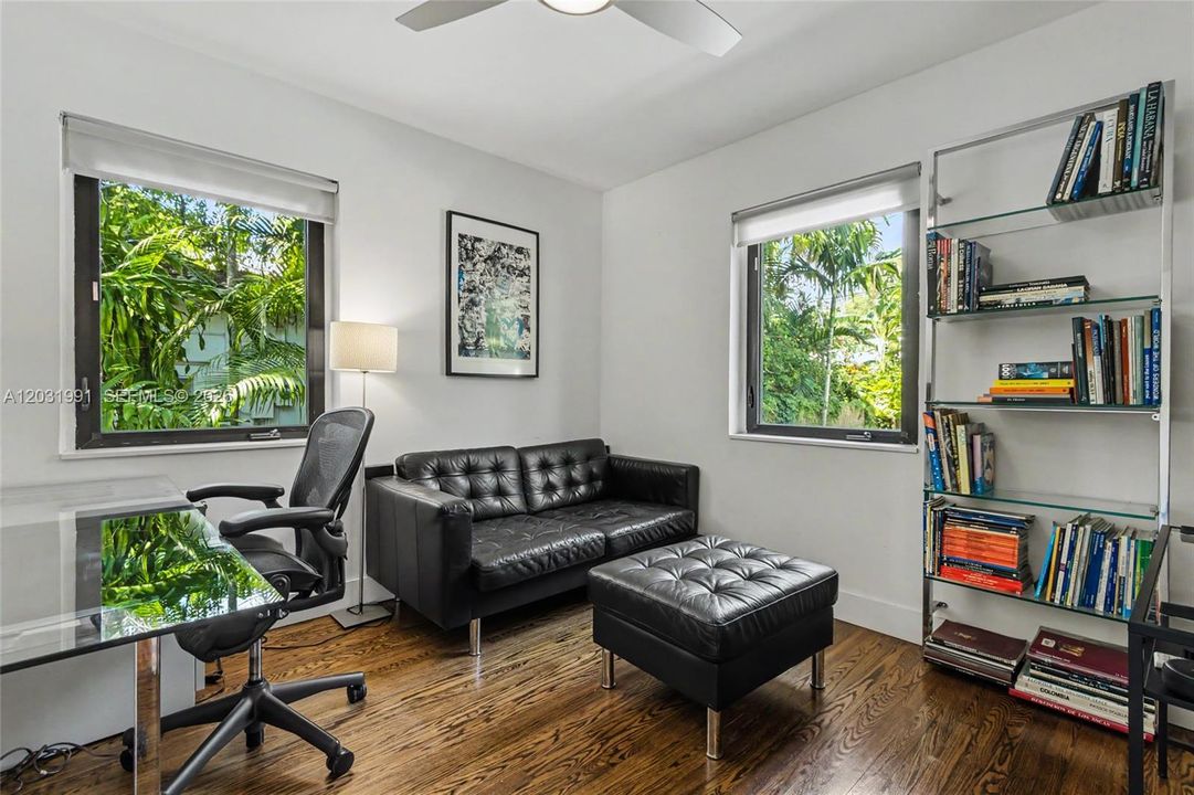 For Sale: $1,290,000 (3 beds, 2 baths, 1252 Square Feet)