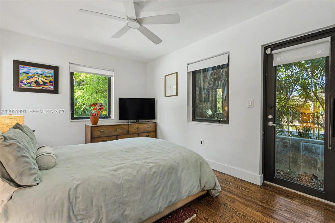 For Sale: $1,290,000 (3 beds, 2 baths, 1252 Square Feet)