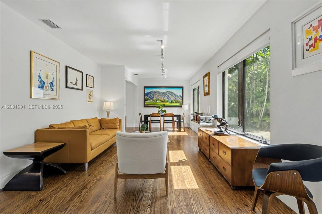 For Sale: $1,290,000 (3 beds, 2 baths, 1252 Square Feet)
