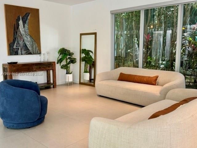 В аренду: $14,000 (5 спален, 4 ванн, 4269 Квадратных фут)