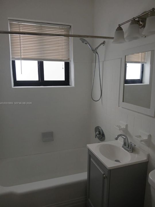 For Rent: $3,200 (3 beds, 2 baths, 2563 Square Feet)