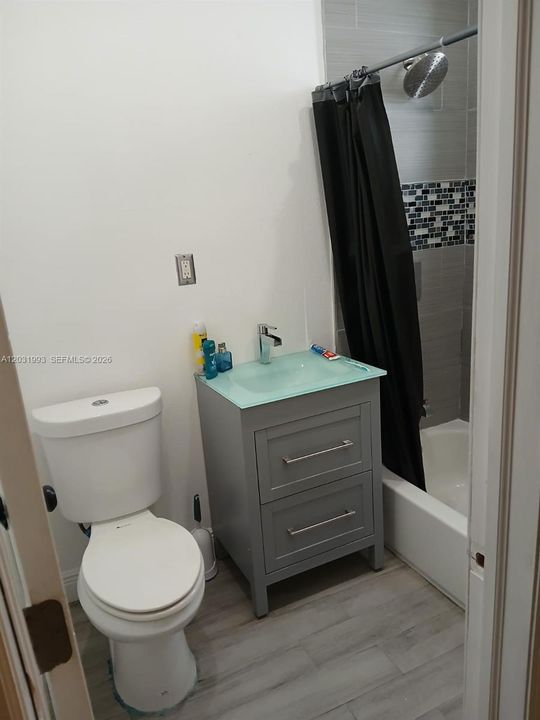 For Rent: $3,200 (3 beds, 2 baths, 2563 Square Feet)
