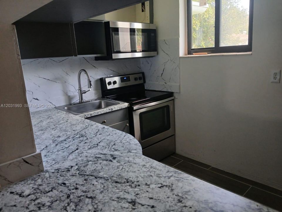 For Rent: $3,200 (3 beds, 2 baths, 2563 Square Feet)