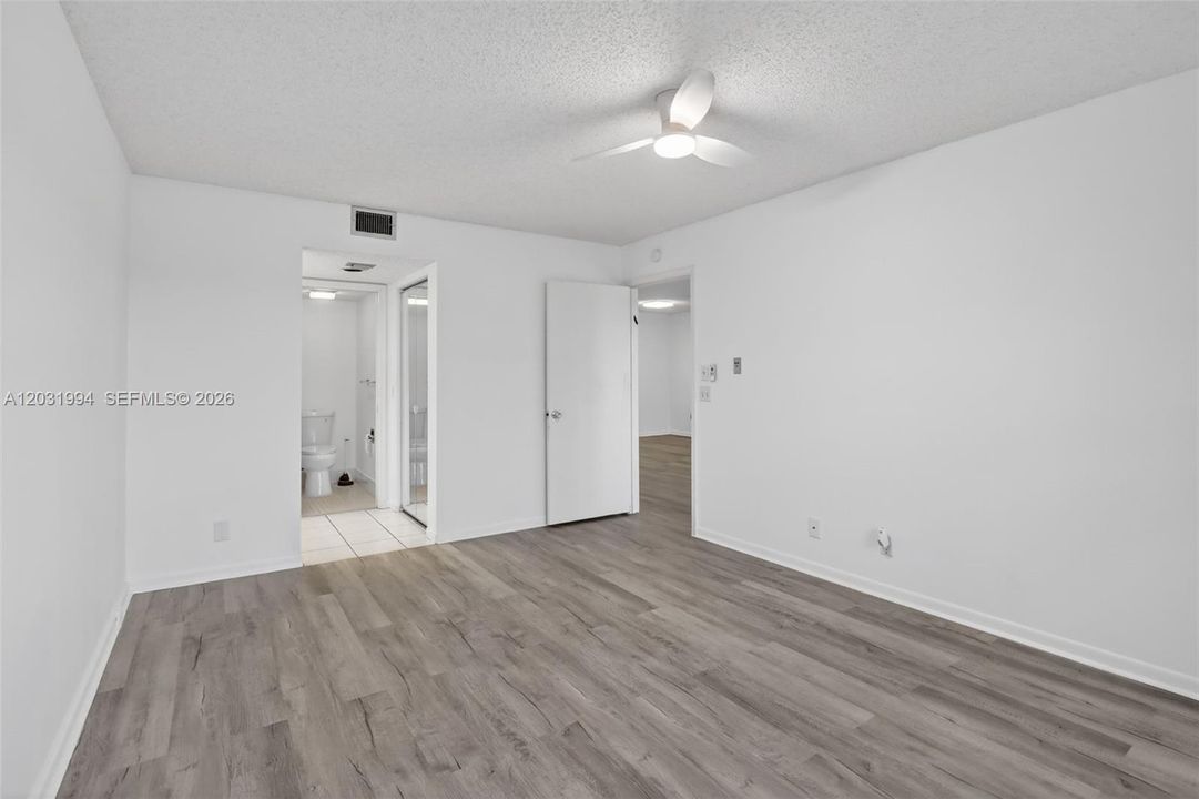 For Sale: $179,900 (2 beds, 2 baths, 1192 Square Feet)