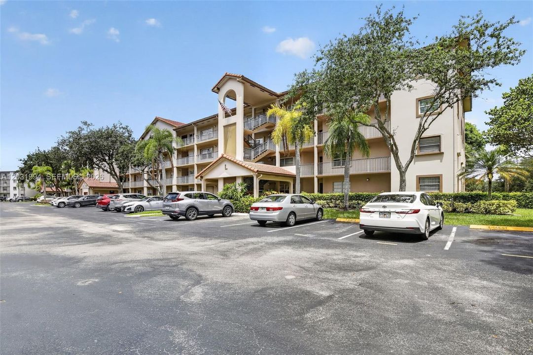 For Sale: $179,900 (2 beds, 2 baths, 1192 Square Feet)